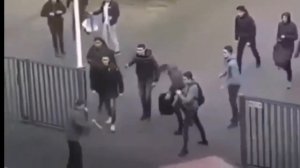 Видео с камер - Белорусь школа 2 школьник зарезал учителя Столбцы нападение в школе с ножом