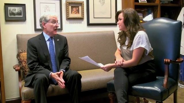 President Henry on Why He Likes Working at OCU смотреть онлайн