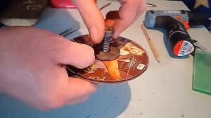 Уникальная самоделка из компакт-диска.Вы больше не выбросите не нужные диски!