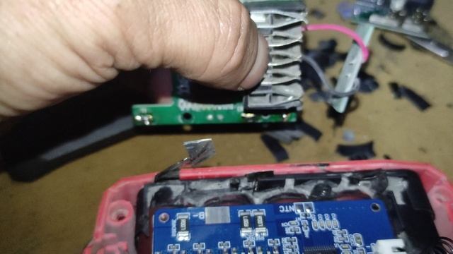 Ремонт АКБ P. I. T 20V ONE POWER ( часть 1 ).mp4 смотреть онлайн