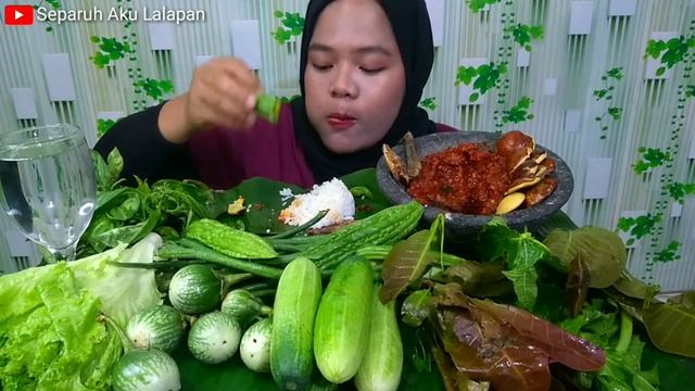 MUKBANG LALAPAN SEGAR DAUN JAMBU MEDE JENGKOL PARE DAN SAMBEL TERASI MANTAP смотреть онлайн