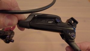 SRAM Level Ultimate Carbon Rainbow Disc Brake | Front | UNBOXING