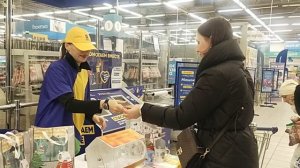 Поработала промоутером в гипермаркете #лента
Выдавала подарки за покупку
Интересный опыт