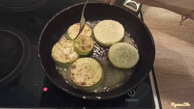 Всего 10 минут/ Быстрая и вкусная закуска/ Жареные КАБАЧКИ С ЧЕСНОКОМ смотреть онлайн