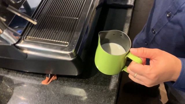 Cafe Vlog EP.1093 | Hot Caffe Latte | Coffee Latte | Latte Art | Barista Vlog