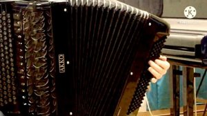 Поёт Иван Адыбаев «Цветёт калина» (слова М.Даркина и  И.Адыбаева, музыка И.Адыбаева)