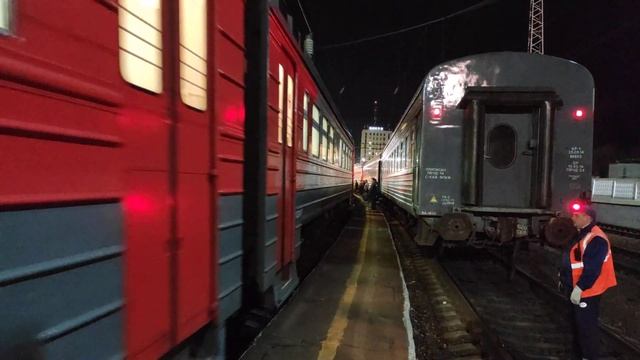 Редкая кругломордая электричка на ходу