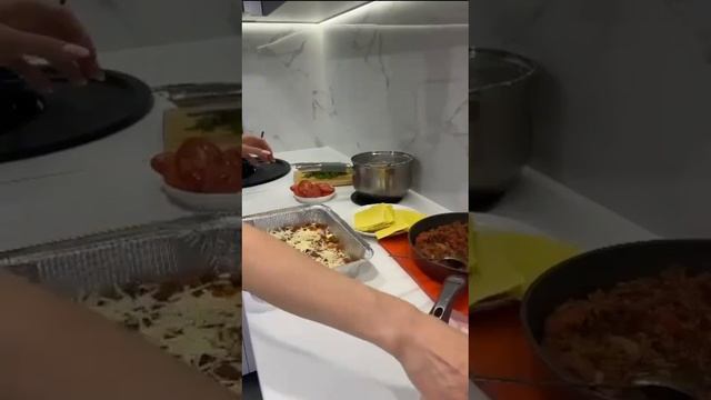 Лазанья болоньезе с соусом бешамель