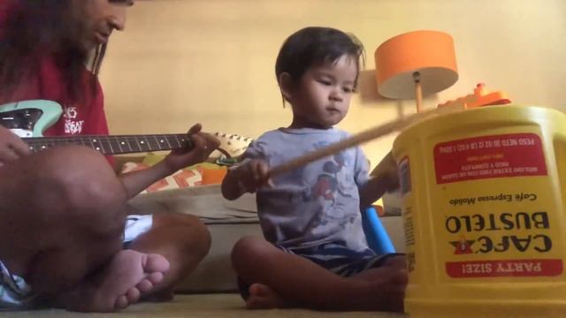 DJAJ on the coffee drums playing surf rider by the lively ones смотреть онлайн