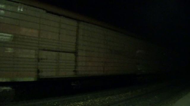 Электровоз ВЛ10У-132 с грузовым поездом смотреть онлайн