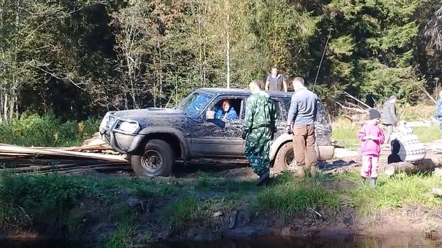 Nissan Patrol  заезд на гать смотреть онлайн