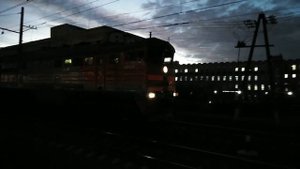 Поезда на станции Ленинский проспект