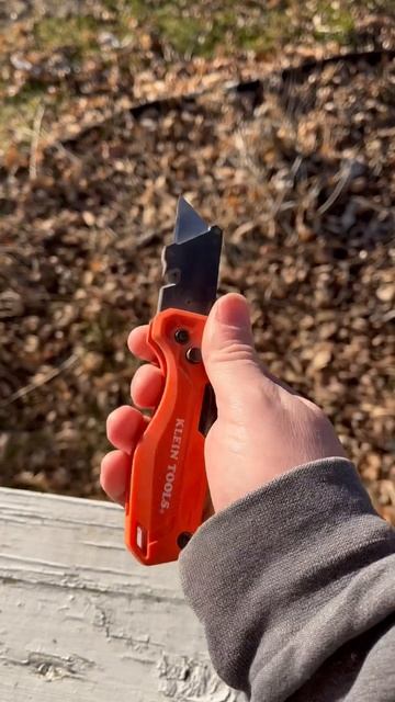 Klein tools utility knife. #youtubeshorts #diy #viral #tools #tools #milwaukee #kleintools #shorts