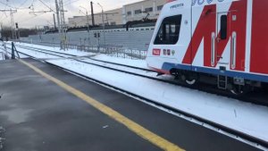 Электропоезда «Иволга» и «Иволга 2.0» на станции «Перерва» // 3 января 2021 года