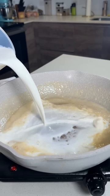 Mac and cheese 🤝 Thanksgiving. Full recipe is on my blog! #macandcheese #thanksgiving #recipe смотреть онлайн