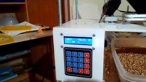 Фасовка гречневой крупы по 500 грамм на дозаторе АФ-100