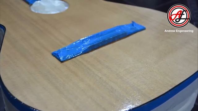 Лакировка верхней деки гитары