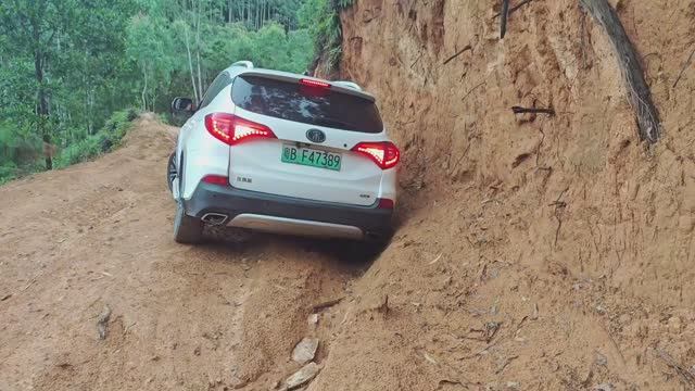 Honda HR-V ЖЕСТКИЙ тест-драйв и ОТЗЫВ проверка на прочность смотреть онлайн