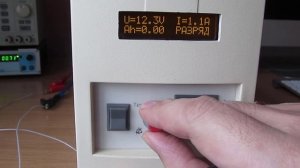 ЗАРЯДНОЕ на тиристоре из бесперебойника со всеми защитами