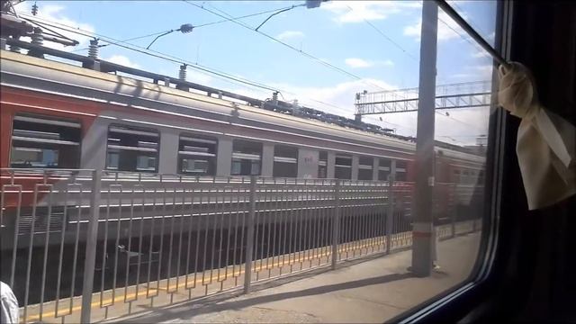 Поезд прибывает в Оренбург...