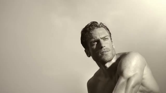 Giorgio Armani Acqua di Gio Absolu, the new fragrance by Giorgio Armani
