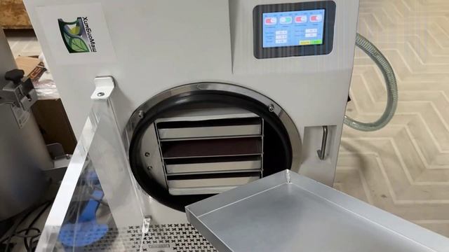 Лабораторная лиофильная сублимационная сушилка LG-03 Minipress.ru