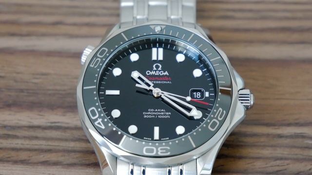 Omega Seamaster 300m vs TAG Heuer Aquaracer 300m - 1 Year Later смотреть онлайн
