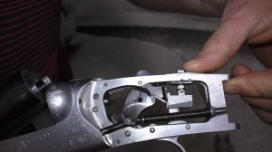 Плавный (безопасный) спуск курков на односпусковом ружье HUGLU 200A.....