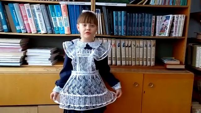 Анастасия Ч. 1 класс "Боголюбовская СОШ" Любинского района читает стихотворение С.Михалкова