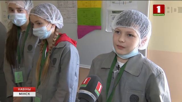 Врачи обучают детей медицине на практике