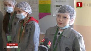 Врачи обучают детей медицине на практике