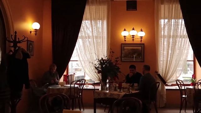 Vienna Coffee House, tea time. (feat. That Lviv Girl) | 探險| 烏克蘭|