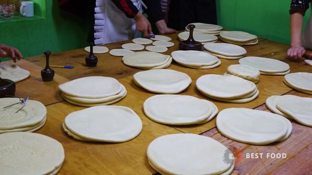 10.000 cakes a day |  Sanjar Patyr