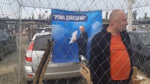 Интересный разговор о голубях и ветпрепаратах с Романом Галавиным "Донецким" на ярмарке в Аксае.