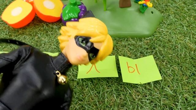 Тойклаб и Супер Кот в поисках Леди Баг! Видео для детей про игрушки Леди Баг