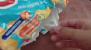 #открываю кукурузные палочки МИКА #что мне выпало? 🚁