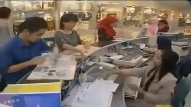 Впервые в России! Бесплатные Магазины! смотреть онлайн