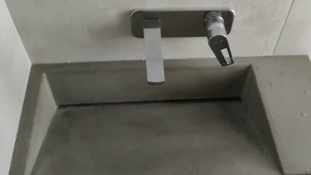 Бетонный щелевой подвесной умывальник смотреть онлайн