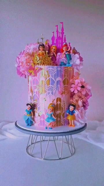 Barbie doll cake #cakeshorts #viral #cakes #cakedecorating #birthday