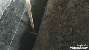 Укладка труб в глубокую траншею. Как организовать уклон.
