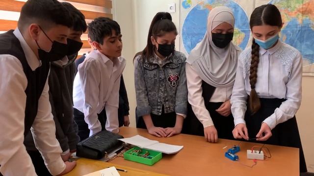 Metallarda elektrik cərəyanı. 8ci sinif fizika araşdırması. смотреть онлайн