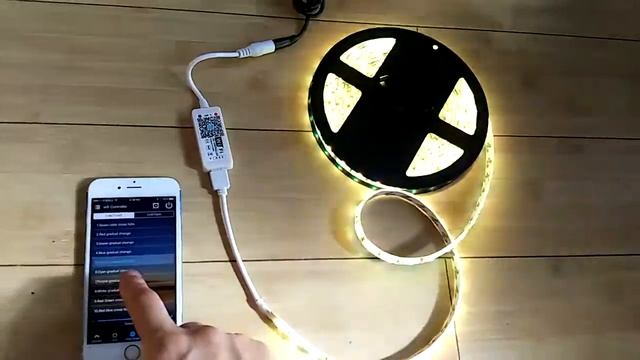 Fivoice WiFi LED Controller Control your LED Light by Mobile App смотреть онлайн
