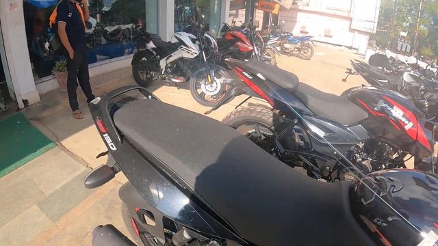 Finally 2022 New Bajaj Pulsar 150 Twin Disc VS Pulsar 150 Single Disc🤔Detailed Comparison😘Best One смотреть онлайн