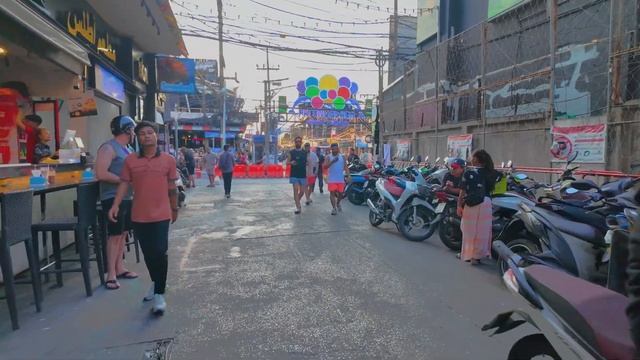 Gu Hotel Patong and The Gig Hotel WE @ Sansabai - Walking to Bangla Road and Patong Beach PHUKET смотреть онлайн