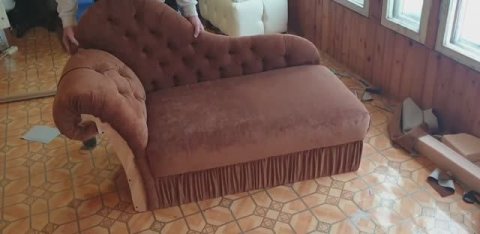 диванчик- банкетка с каретной стяжкой и гнутым подлокотником своими руками, DIY банкетка