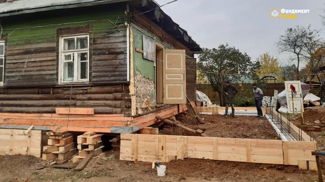 Реконструкция дома - подъем дома, замена фундамента, пристройка и открытая терраса. смотреть онлайн