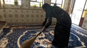 The bond of love: Farida's support for Hadi in Jalal's absence.