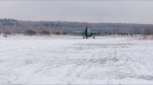 Взлет Ан-2 с заснеженного поля