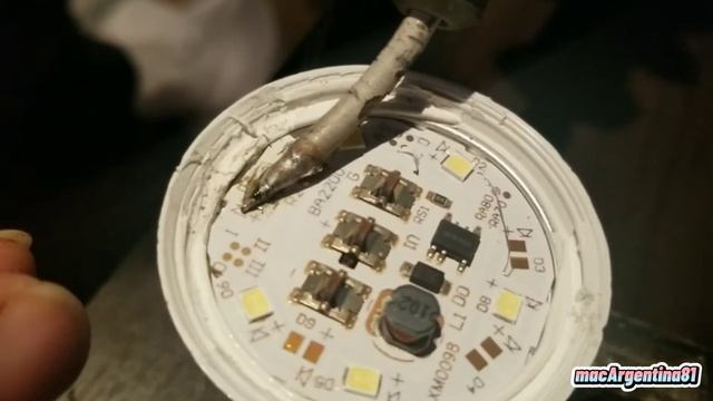 Reparar LAMPARA de LED 💡/ DURAN MAS TIEMPO / Bombilla Foco LED смотреть онлайн