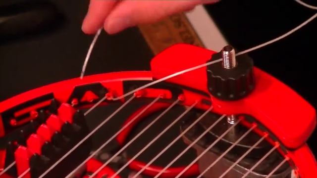 Intro to Tennis Stringing Using a Drop Weight. смотреть онлайн